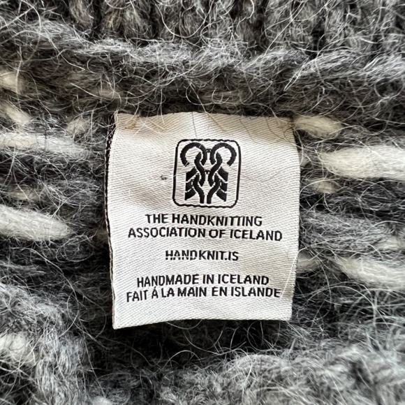 HAND KNIT ICELANDIC NORDIC Cardigan in Shades of Gray - L/XL - Picture 4 of 9